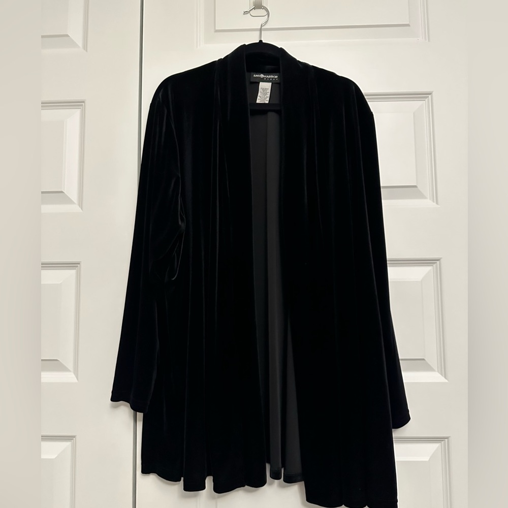 Swing black velvet blazer